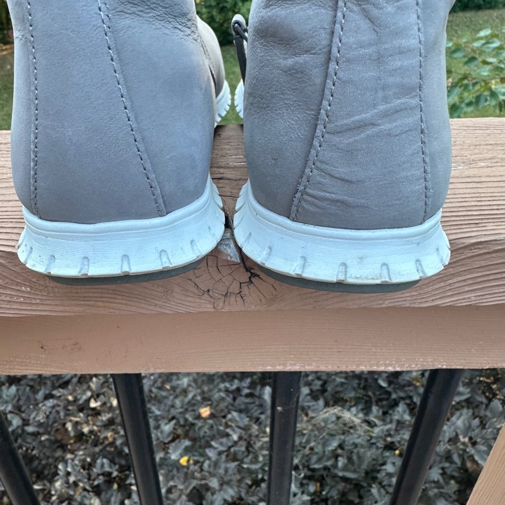 Cole Haan Zerogrand Side Zip Waterproof Gray Leather Ankle Bootie Size 9 - Picture 3 of 6